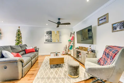 2939 Arvida Circ, Mississauga, ON L5N 1R4