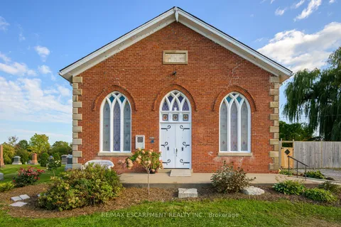 3318 Dundas St, Burlington, ON L7P 0S8