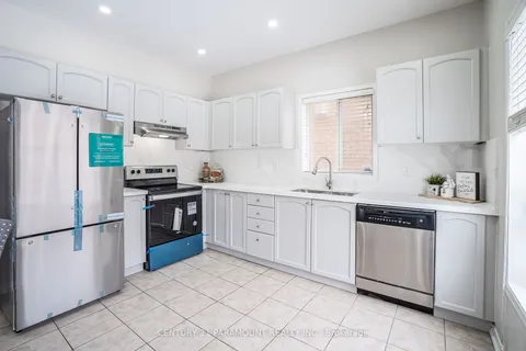 43 Crystal Glen Cres, Brampton, ON L6X 0K1