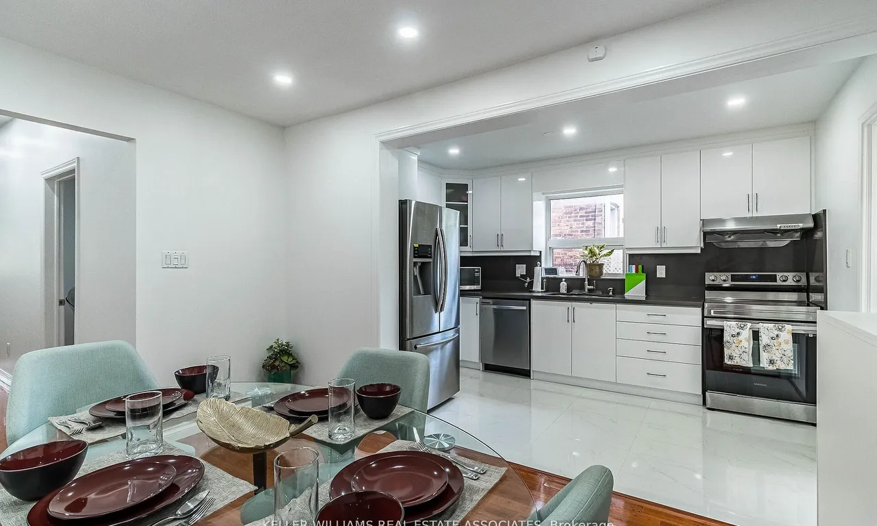 25 Boustead Ave, Toronto, ON M6R 1Y7