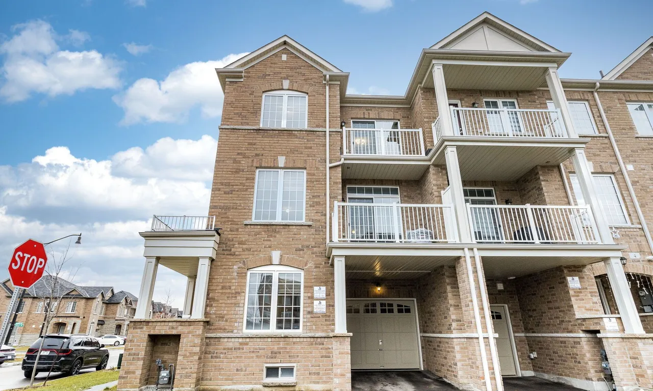 119 Fruitvale Circ, Brampton, ON L7A 5C3