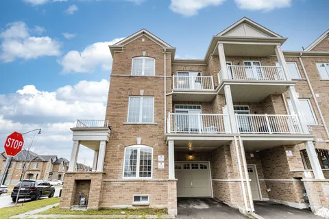 119 Fruitvale Circ, Brampton, ON L7A 5C3
