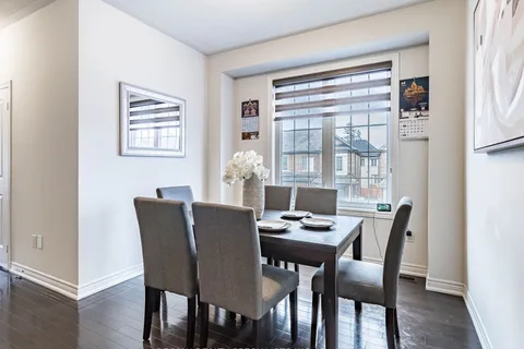 119 Fruitvale Circ, Brampton, ON L7A 5C3