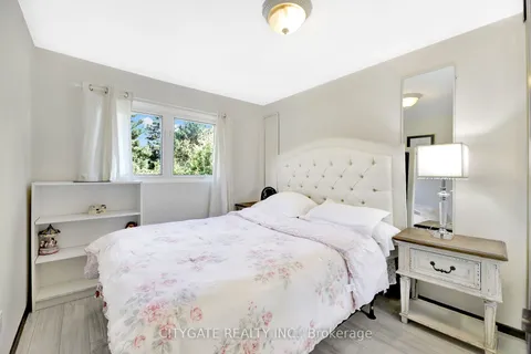 195 Ellwood Dr, Caledon, ON L7E 4W5