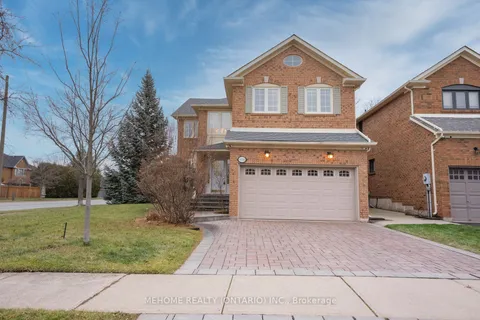 1030 Old Oak Dr, Oakville, ON L6M 3K5