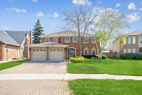 1413 Thistledown Rd, Oakville, ON L6M 1Y4