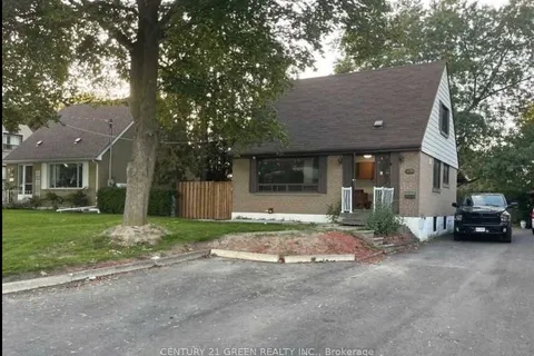 3277 Capricorn Cres, Mississauga, ON L4T 1S3