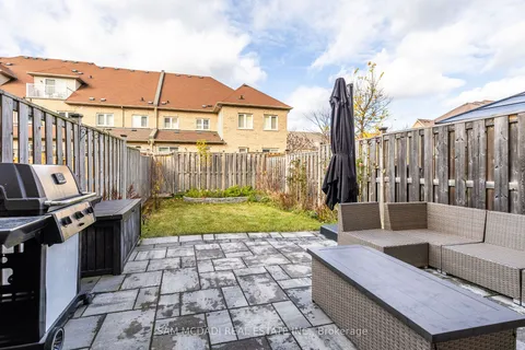 745 Candlestick Circ, Mississauga, ON L4Z 0B2