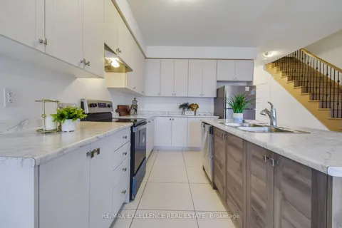 7 Brixham Lane, Brampton, ON L7A 5K2
