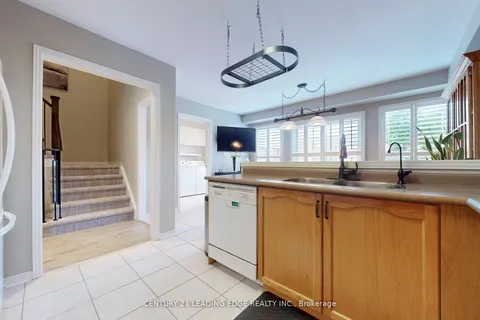 5806 TENTH Line, Mississauga, ON L5M 6S3