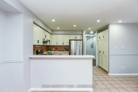 22 Desert Sand Dr, Brampton, ON L6R 1V5