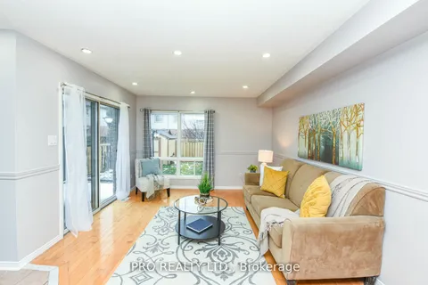 22 Desert Sand Dr, Brampton, ON L6R 1V5