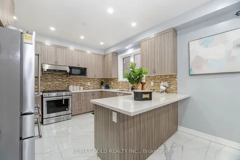 30 Fulmer Rd, Brampton, ON L7A 4L9