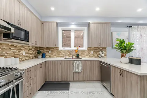 30 Fulmer Rd, Brampton, ON L7A 4L9