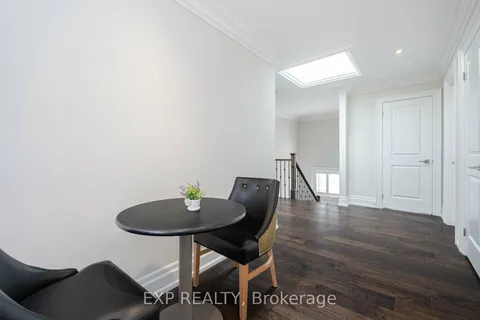 1 Battersea Crescent, Toronto, ON M6L 1G7