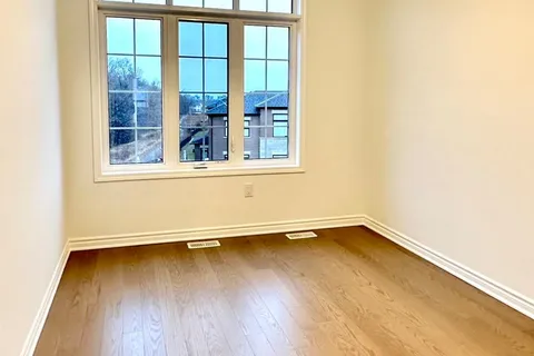 143 Settlers Rd, Oakville, ON L6H 7X7