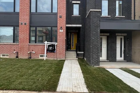 6 Marvin Avenue, Oakville, ON L6H 0Z8