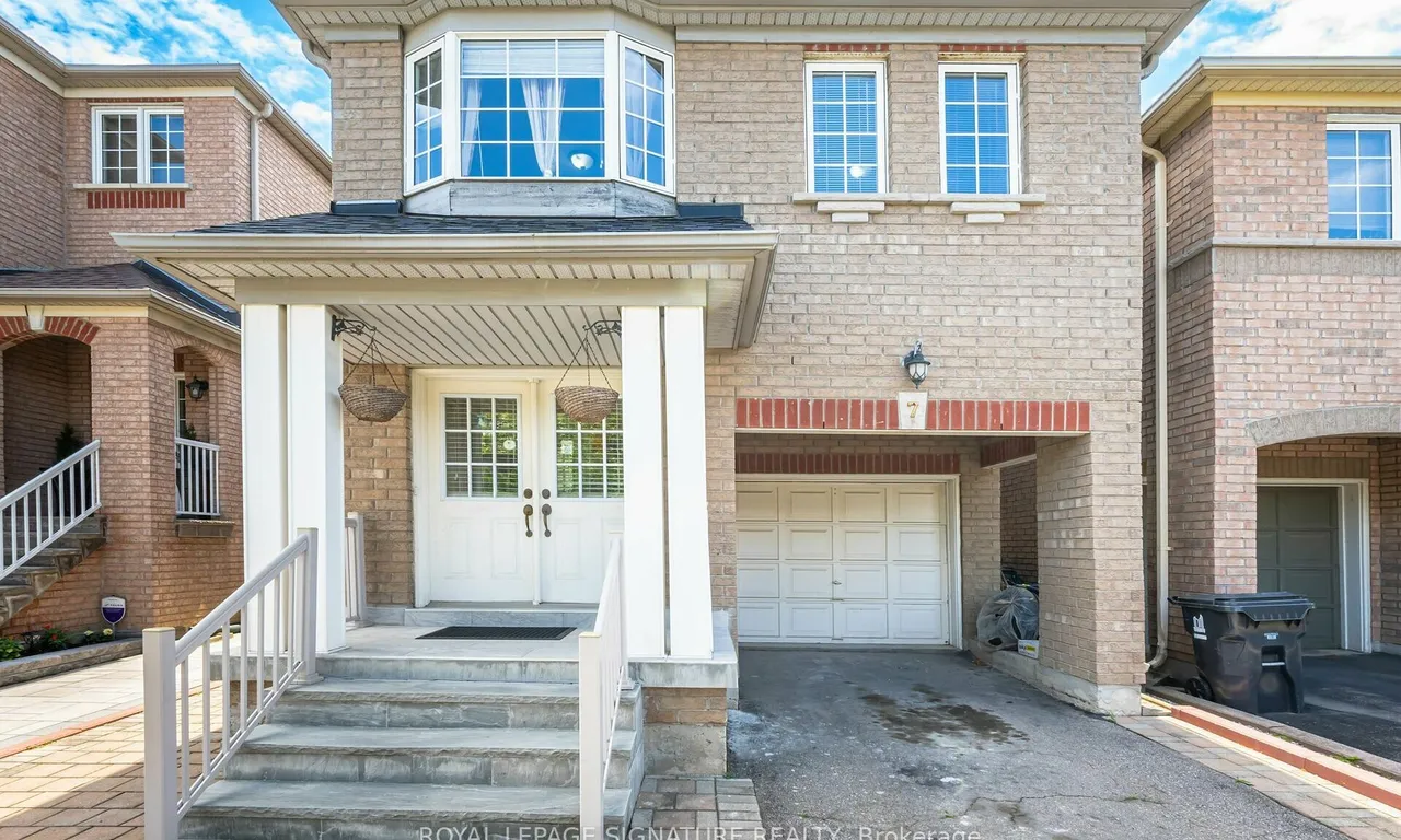 7 Via Cassia Dr, Toronto, ON M6M 5K8