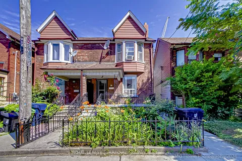 10 Burnfield Ave, Toronto, ON M6G 1Y5