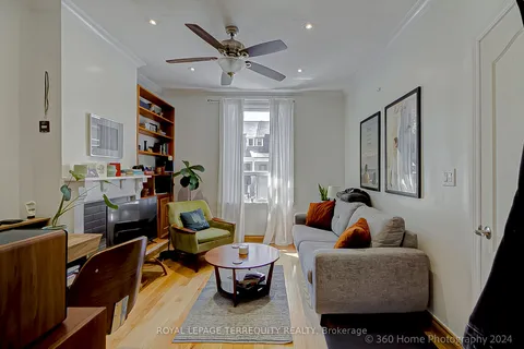 10 Burnfield Ave, Toronto, ON M6G 1Y5