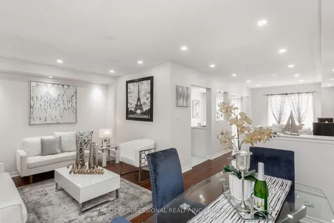 8 Wicklow Rd, Brampton, ON L6X 0J7