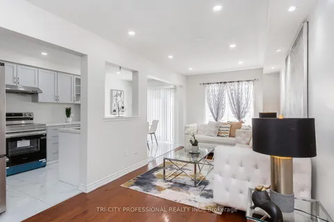 8 Wicklow Rd, Brampton, ON L6X 0J7