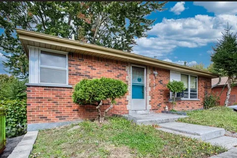 2137 Mount Forest Dr, Burlington, ON L7P 1H6