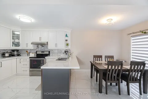 16 Hollingsworth Circ, Brampton, ON L7A 0J7