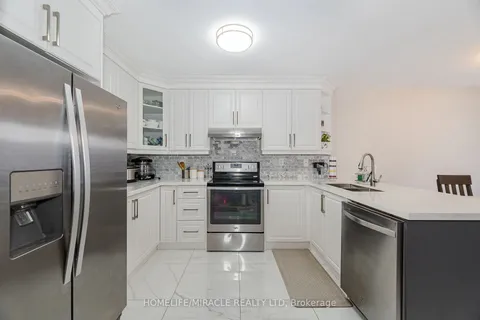 16 Hollingsworth Circ, Brampton, ON L7A 0J7