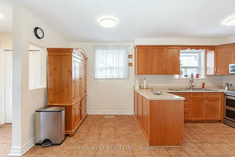 111 Wareside Rd, Toronto, ON M9C 3B7