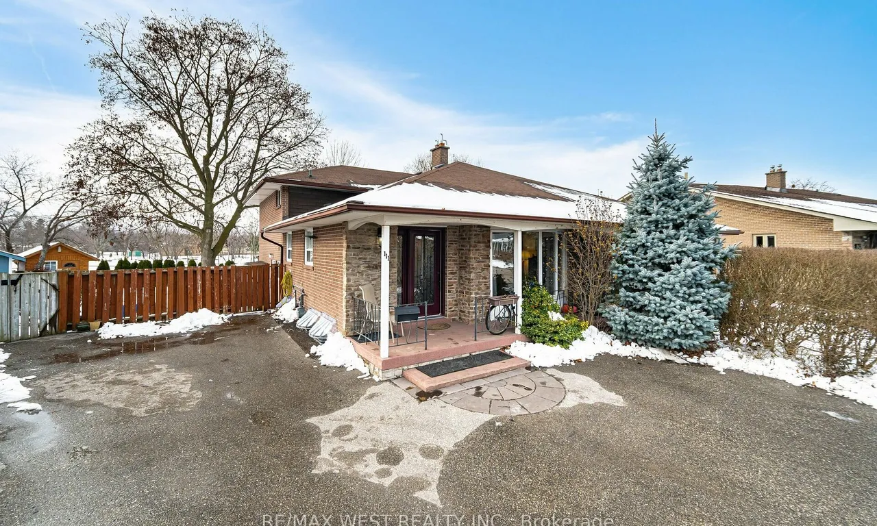 111 Wareside Rd, Toronto, ON M9C 3B7