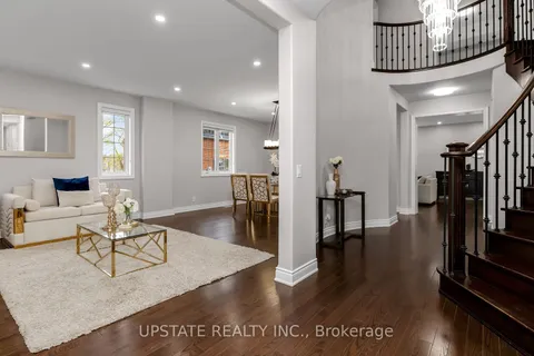 23 Louisburg Crescent, Brampton, ON L6X 3A7