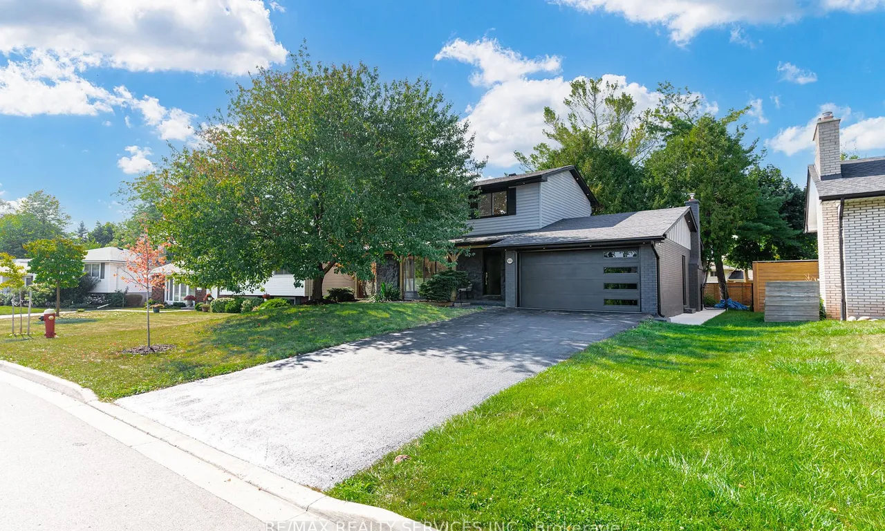 5133 Cherryhill Cres, Burlington, ON L7L 4B8