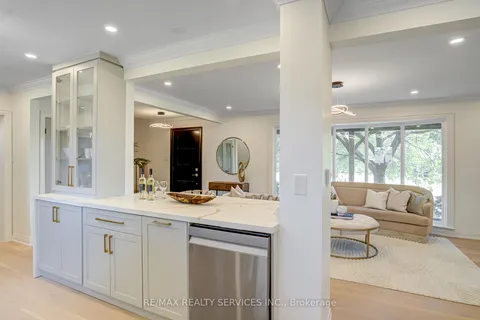 5133 Cherryhill Cres, Burlington, ON L7L 4B8