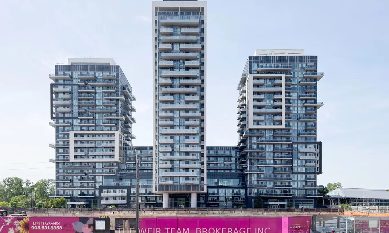 Condo Apt 2 bedroom 2 bathroom at 2081 Fairview St in Burlington - MLS# W11911158