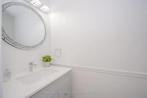 7 Hood Cres, Brampton, ON L6Y 4S6