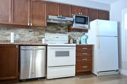 73 Viceroy Cres, Brampton, ON L7A 1V4