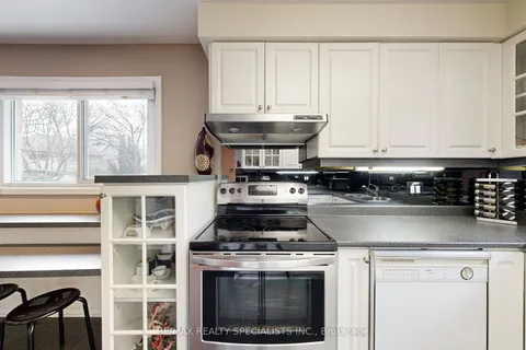 39B Newington Cres, Toronto, ON M9C 5B7