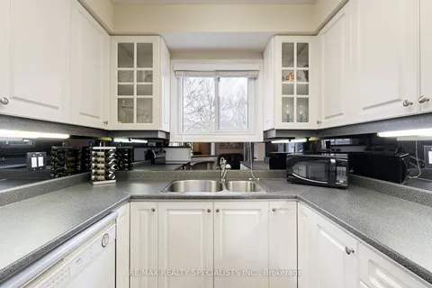 39B Newington Cres, Toronto, ON M9C 5B7