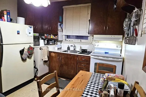 86 Laburnham Ave, Toronto, ON M8W 1S8