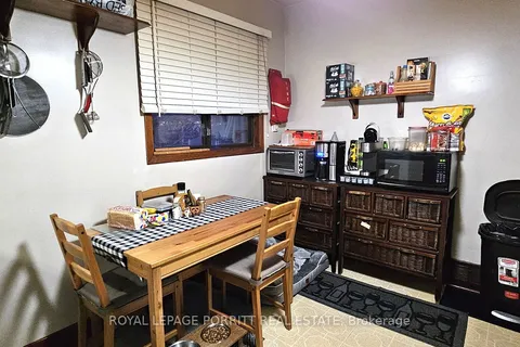 86 Laburnham Ave, Toronto, ON M8W 1S8