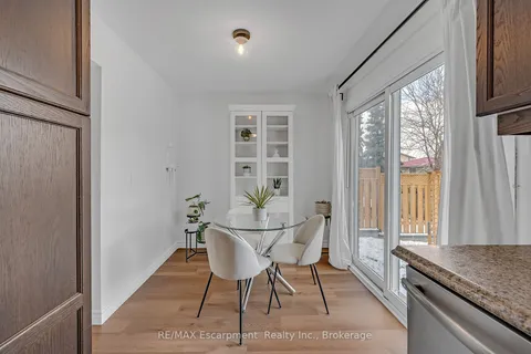 2451 Malcolm Cres, Burlington, ON L7P 3Y7