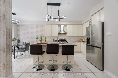 15 Faders Dr, Brampton, ON L7A 4Y2