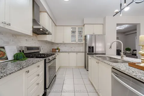 15 Faders Dr, Brampton, ON L7A 4Y2