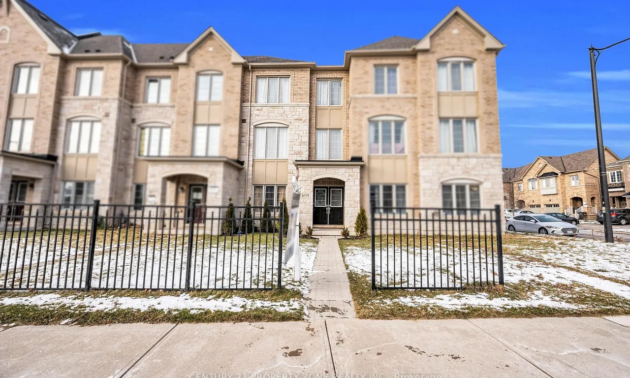 8575 Financial Dr, Brampton, ON L6Y 6C4