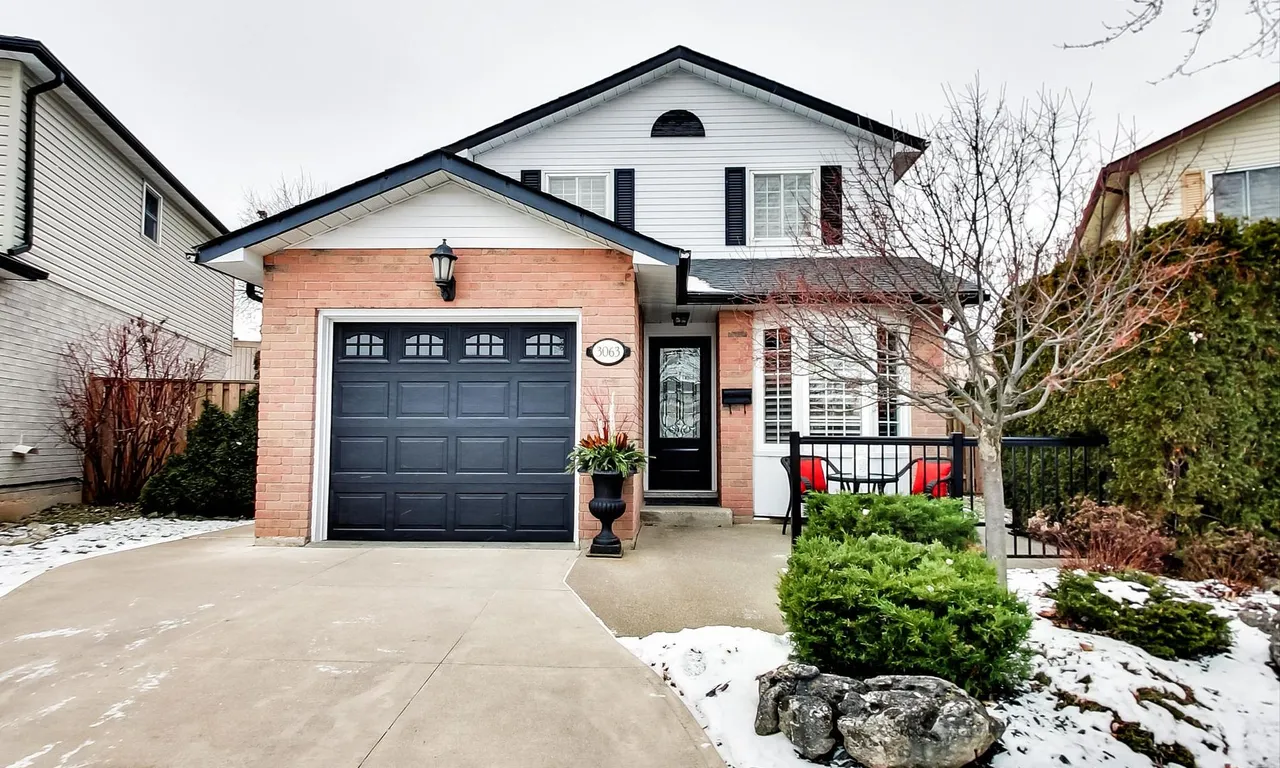 3063 Flanagan Crt, Burlington, ON L7M 2L8
