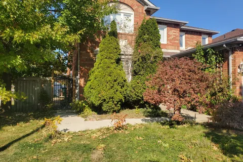 700 Peter Robertson Boulevard, Brampton, ON L6R 1L7