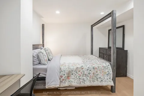 2666 Burnford Trail, Mississauga, ON L5M 5E1