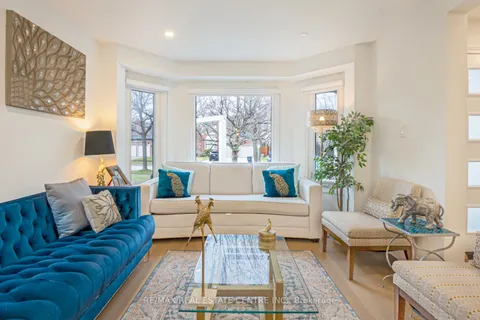 2666 Burnford Trail, Mississauga, ON L5M 5E1