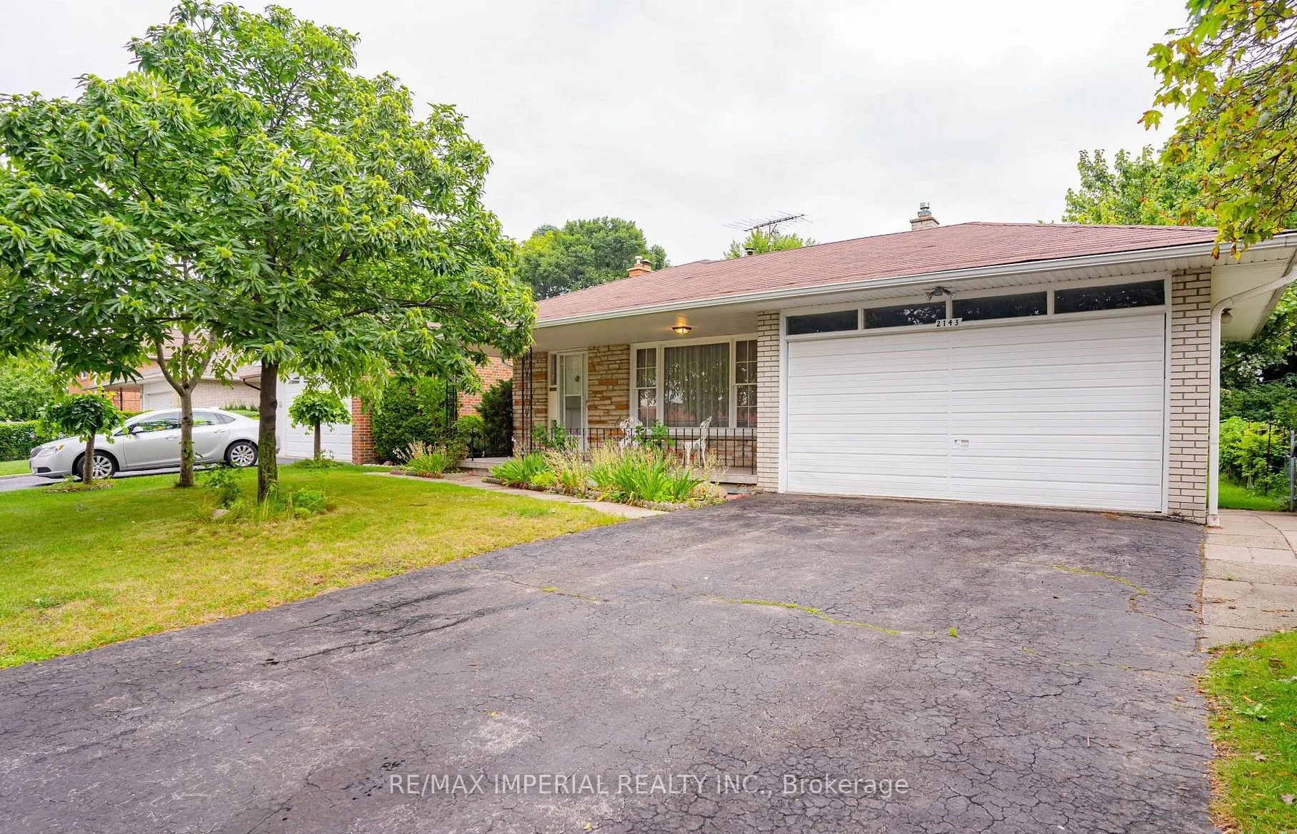2143 Linby Street, Mississauga, ON L4Y 1V6